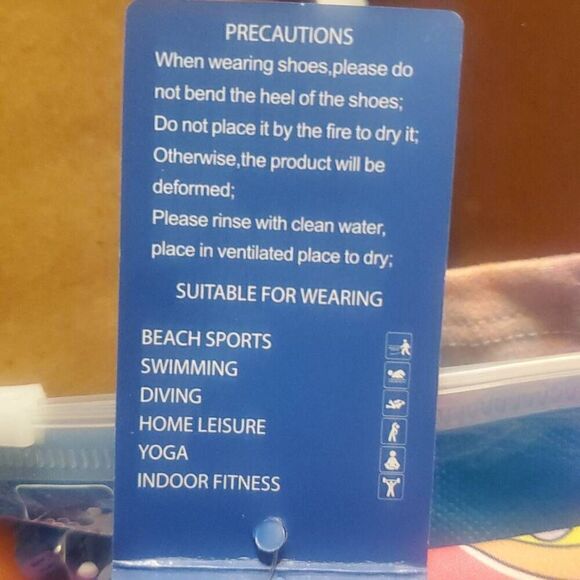 NEW IN PACKAGE WATELVES GIRLS WATER SHOES - Picture 4 of 5